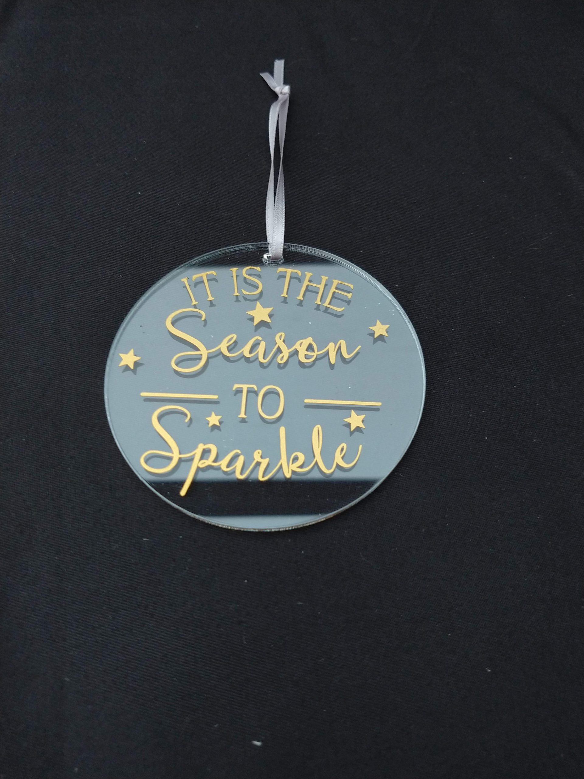 knal Alfabet Doe het niet Kerstbal plexiglas met gouden vinyl "season to sparkle" - Lasergravin